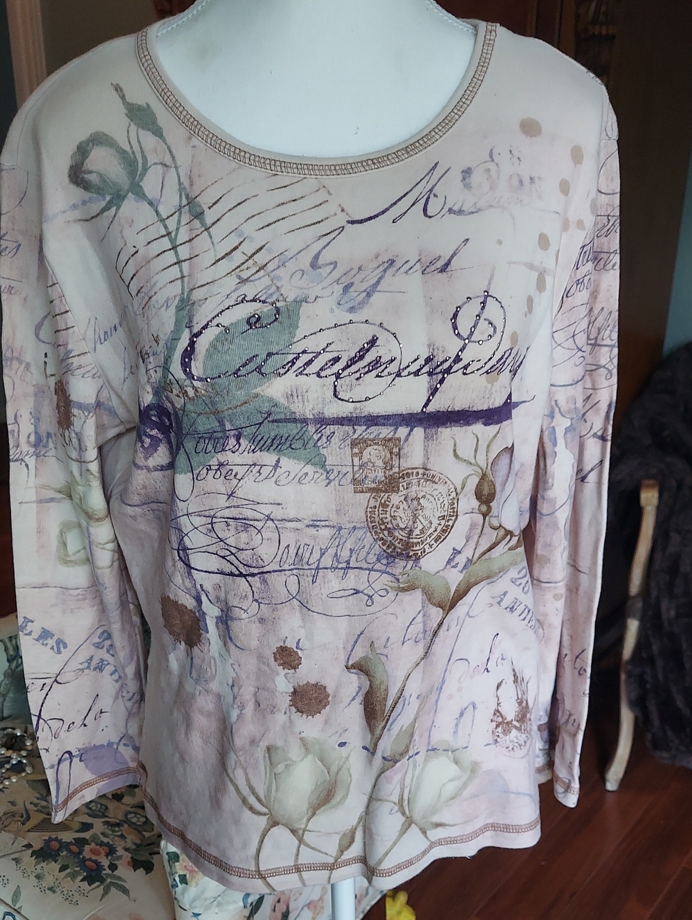 Floral Script Long-Sleeve Women's Top in Light Cream